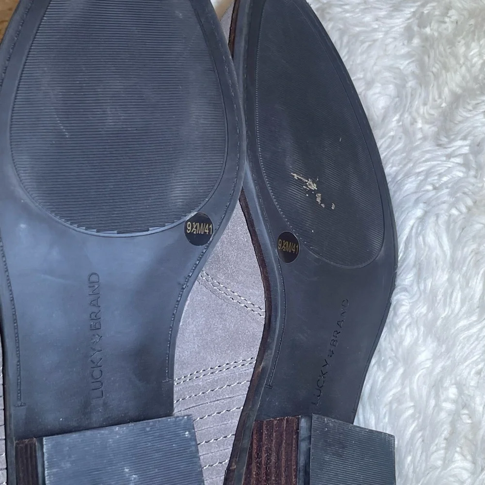 Lucky Brand women’s Gray Suede ankle boots size 9.5